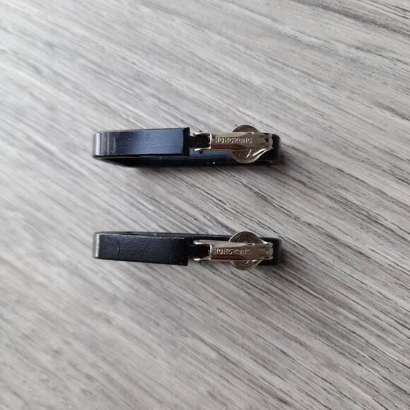 Vintage Black Clip On Earrings Rockabilly Etched Metal Rectangle Hoops Hong Kong - Picture 5 of 15